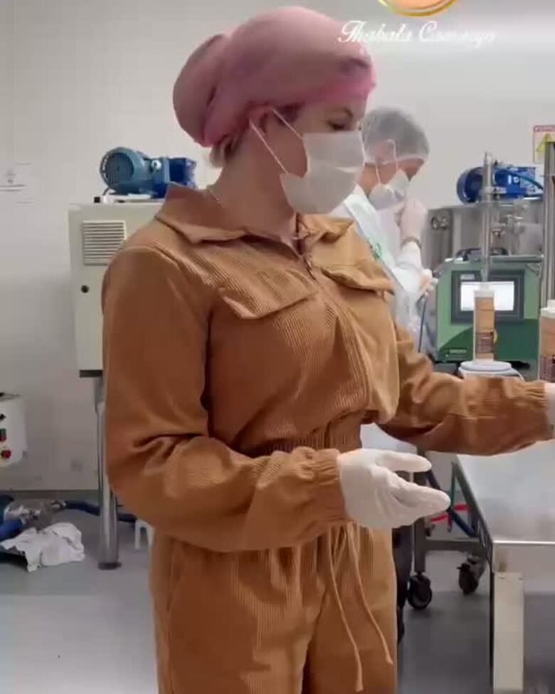 Bastidores da produção de cosméticos na fábrica de Bariri